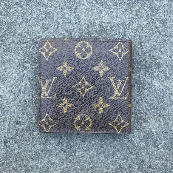 Louis Vuitton Monogram Billfold Bifold Wallet Coin Compartment - Picture 2 of 13
